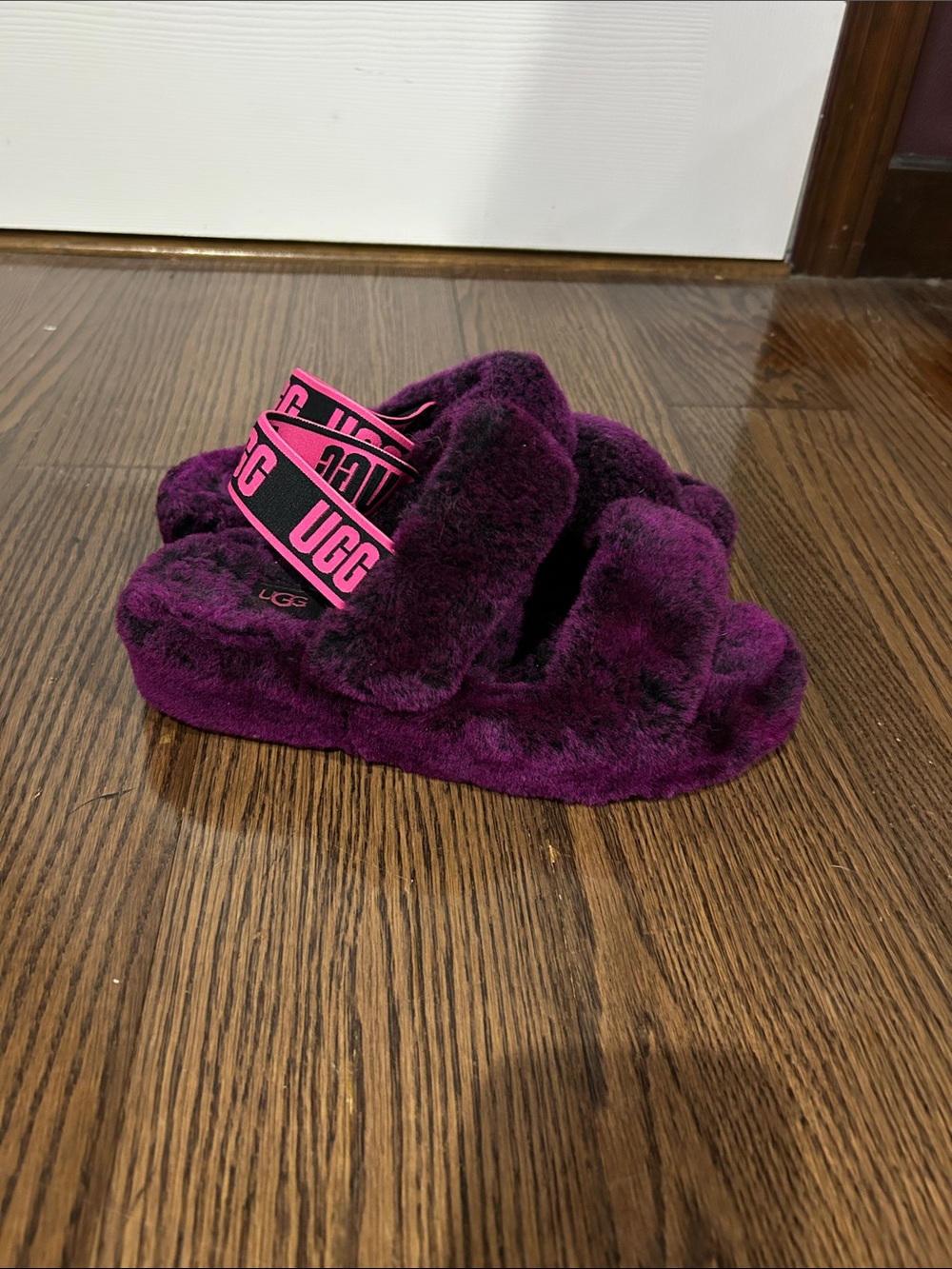 UGG Plush purple black pink Oh Yeah spelled out Ugg strappy slipper 7